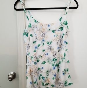 LOVELY WHite House Black Market Tank